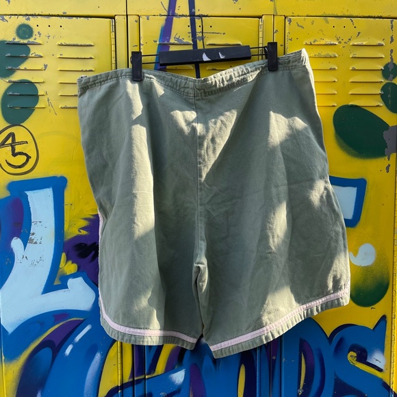 2000s Y2K Nike Grey Tag Shorts - Picture 3 of 3